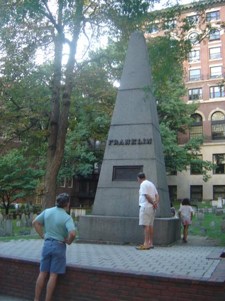 La tombe des parents et du frere de B. Franklin